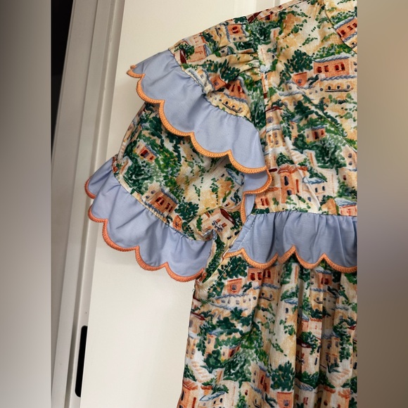 Entro Green and Cream Floral “Italian Countryside”
Blouse with Ruffles - Picture 6 of 8